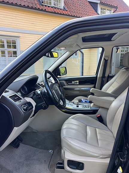 Land Rover Range Rover Sport 14 of 16