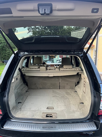 Land Rover Range Rover Sport 7 of 16