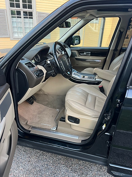 Land Rover Range Rover Sport 6 of 16