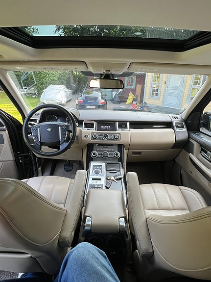 Land Rover Range Rover Sport 8 of 16
