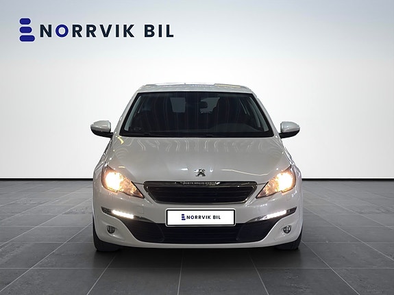 Peugeot 308 2 of 29