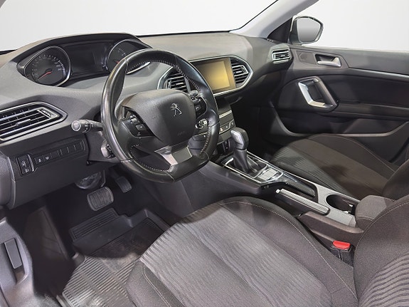 Peugeot 308 16 of 29