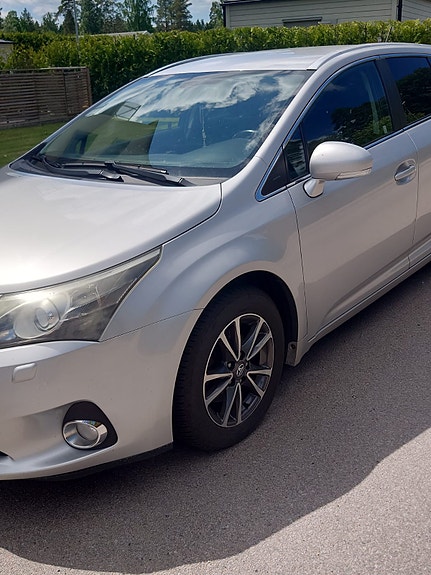 Toyota Avensis 7 of 8