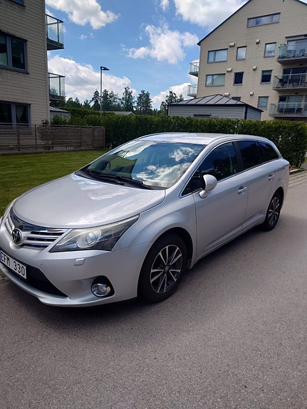 Toyota Avensis 6 of 8