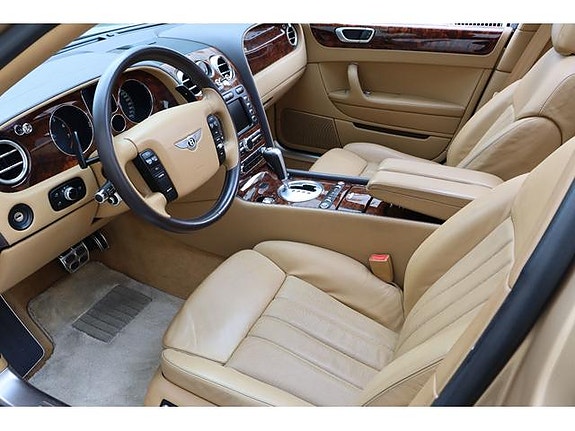 Bentley Continental Flying Spur 8 of 17
