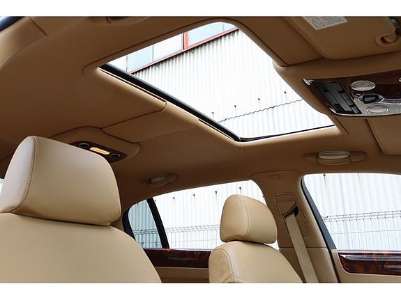 Bentley Continental Flying Spur 14 of 17