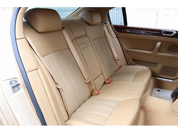 Bentley Continental Flying Spur 13 of 17