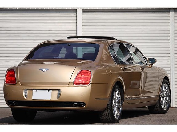 Bentley Continental Flying Spur 3 of 17