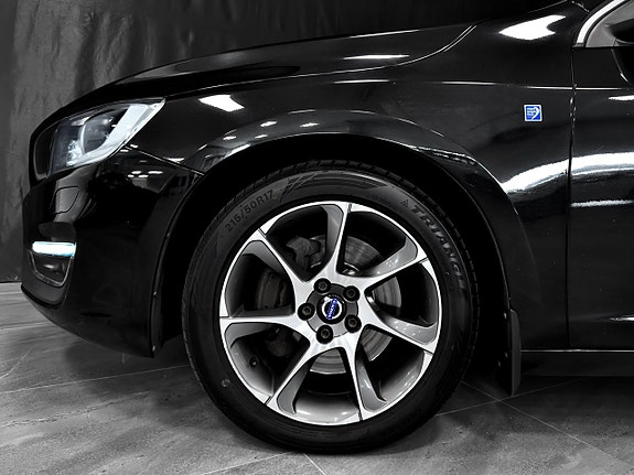 Volvo V60 9 of 30