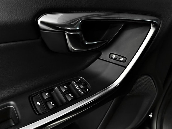 Volvo V60 14 of 30