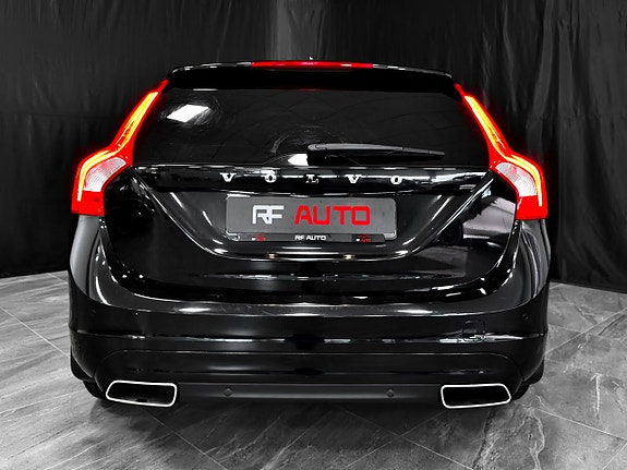 Volvo V60 12 of 30