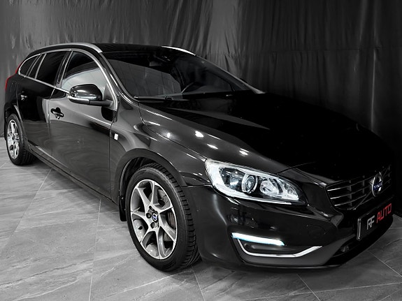 Volvo V60 2 of 30