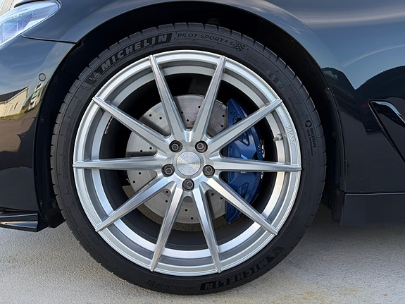 BMW M550i 14 of 16