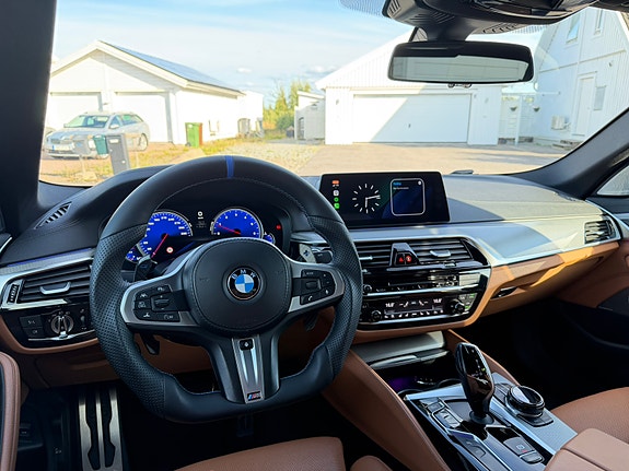 BMW M550i 4 of 16