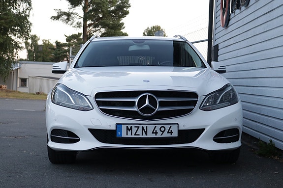 Mercedes-Benz E220 24 of 24