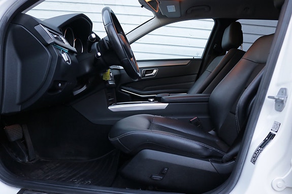 Mercedes-Benz E220 7 of 24