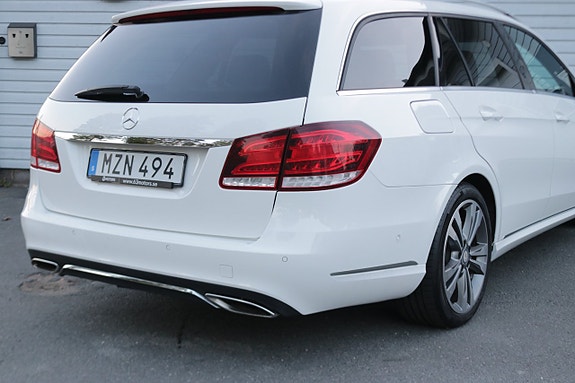 Mercedes-Benz E220 21 of 24
