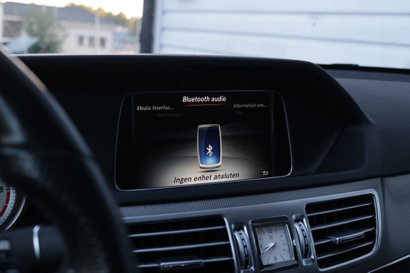 Mercedes-Benz E220 9 of 24