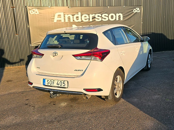 Toyota Auris 3 of 13