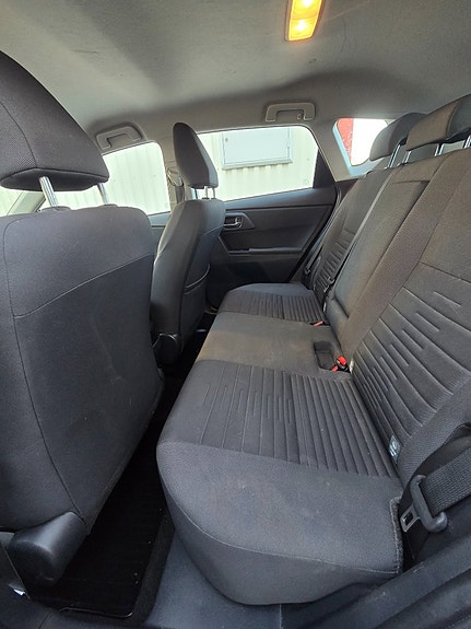 Toyota Auris 12 of 13