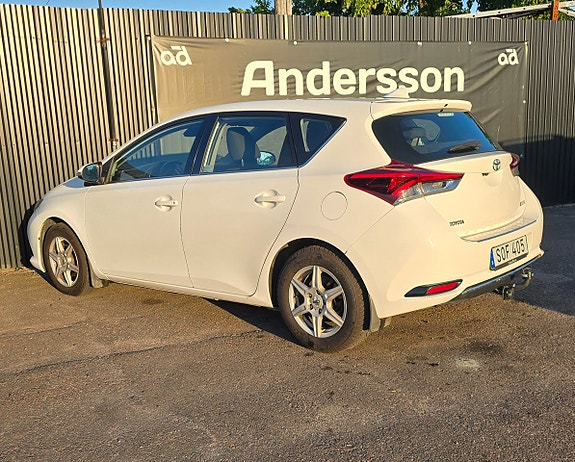 Toyota Auris 4 of 13