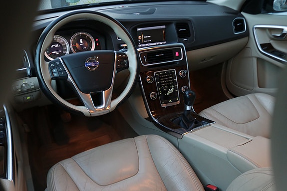 Volvo V60 12 of 22
