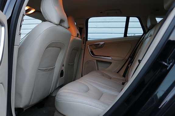 Volvo V60 18 of 22