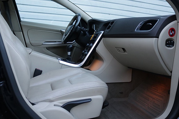 Volvo V60 16 of 22