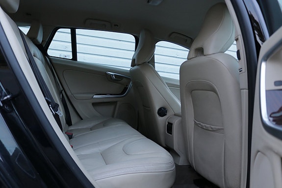 Volvo V60 17 of 22