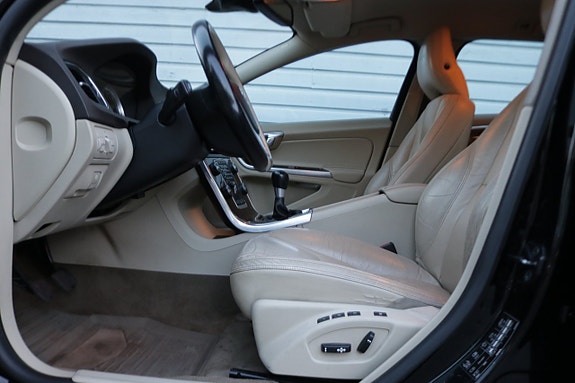 Volvo V60 7 of 22