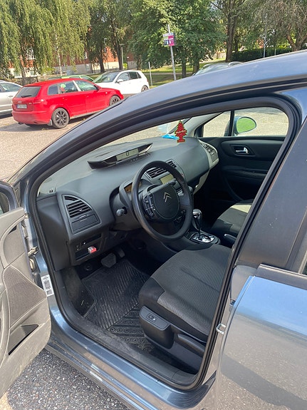 Citroen C4 6 of 8