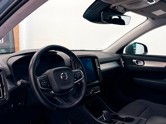 Volvo XC40 12 of 22