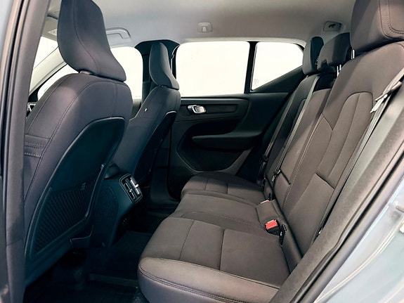 Volvo XC40 11 of 22