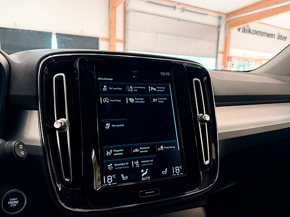 Volvo XC40 16 of 22