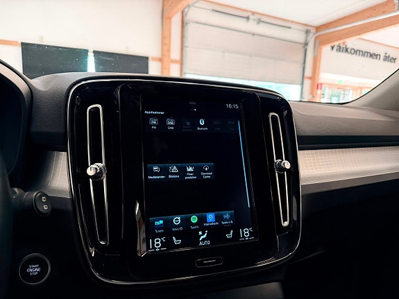 Volvo XC40 15 of 22