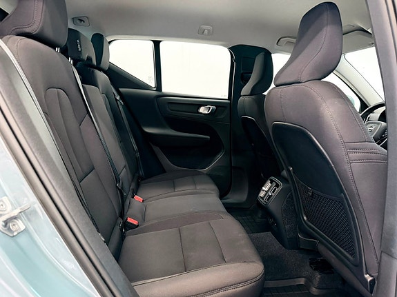 Volvo XC40 13 of 22