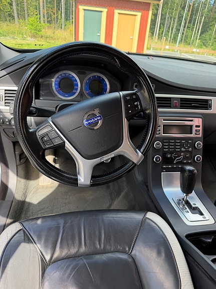 Volvo V70 13 of 13