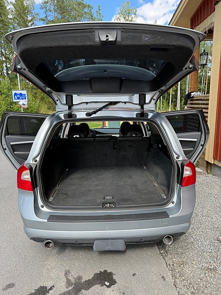 Volvo V70 11 of 13