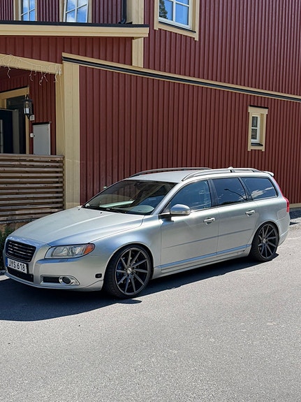 Volvo V70 4 of 13