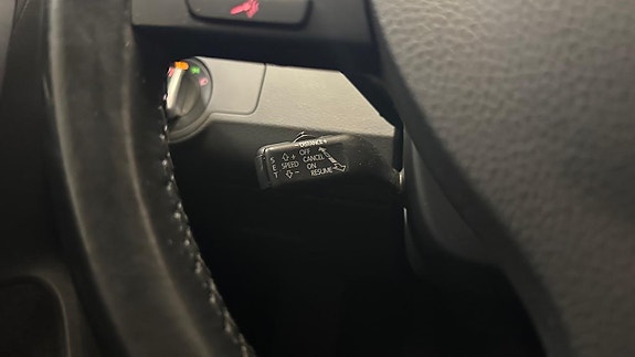 Volkswagen Passat 17 of 30