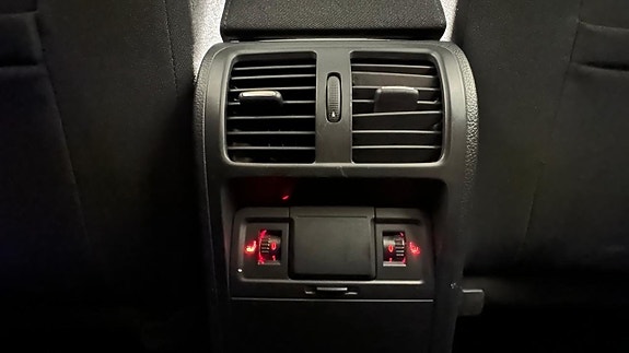 Volkswagen Passat 30 of 30