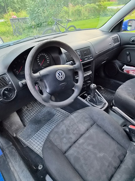Volkswagen Golf IV 3 of 14