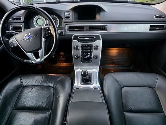Volvo XC70 14 of 29
