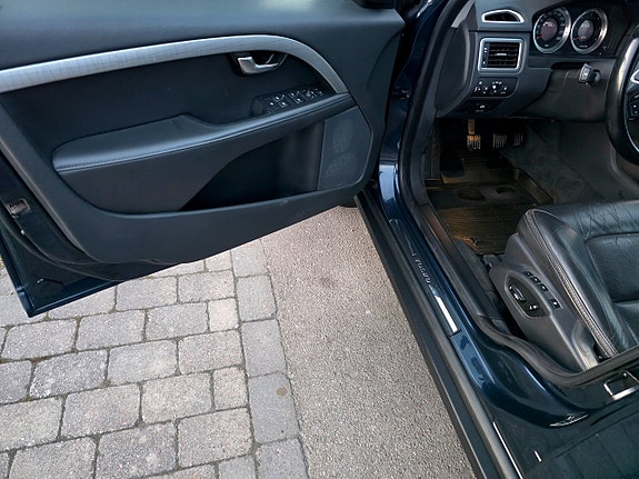 Volvo XC70 27 of 29