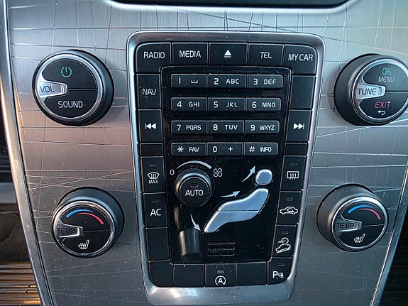 Volvo XC70 29 of 29