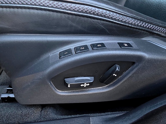 Volvo XC70 18 of 29