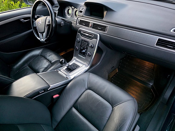 Volvo XC70 12 of 29