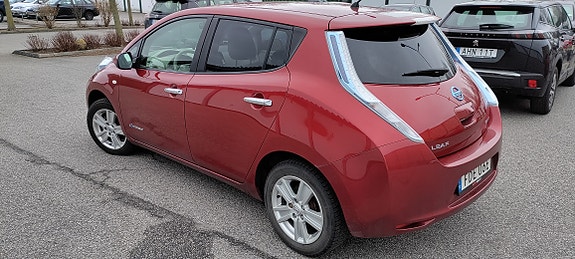Nissan Leaf 3 of 6
