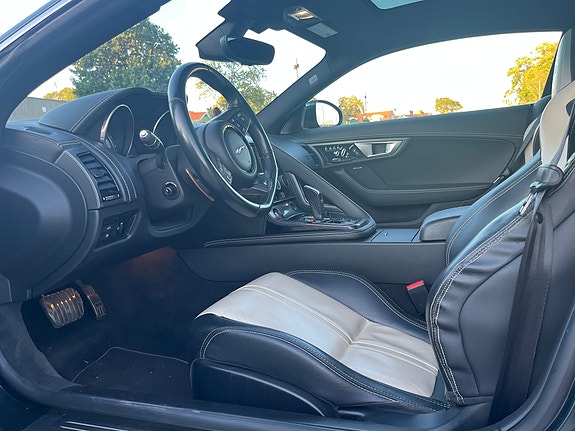 Jaguar F-TYPE 25 of 30