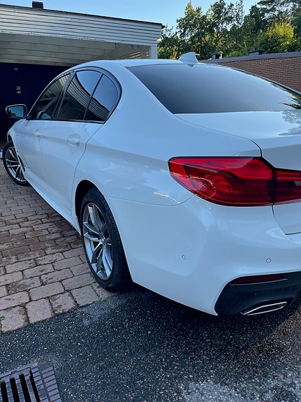 BMW 530e 2 of 12